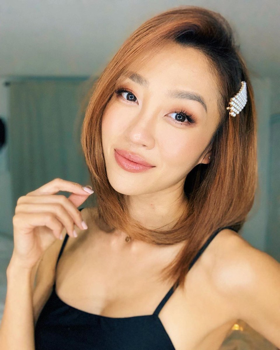 preendotme's tweet photo. bareMinerals loves to keep it clean with their 100% cruelty-free products π
Using the Bounce and Blur Eyeshadow Palette in Dusk, Yuri created this dreamy nude eye look!
π· yurisinata created this post as part of the #PreenMeVIP program in collaboration with @bareMinerals #ad https://t.co/x3DGgzQPhG