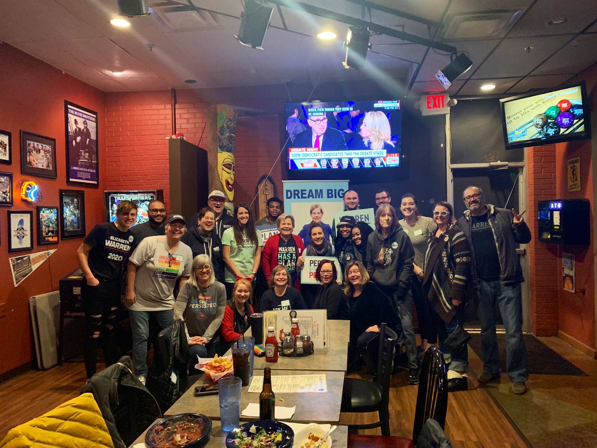 PersistColumbus's tweet photo. TV? ON. Postcards? STAMPED. Columbus is a FORCE at tonightโs #WarrenWatchParty #LFG https://t.co/47Y8rVtu0V