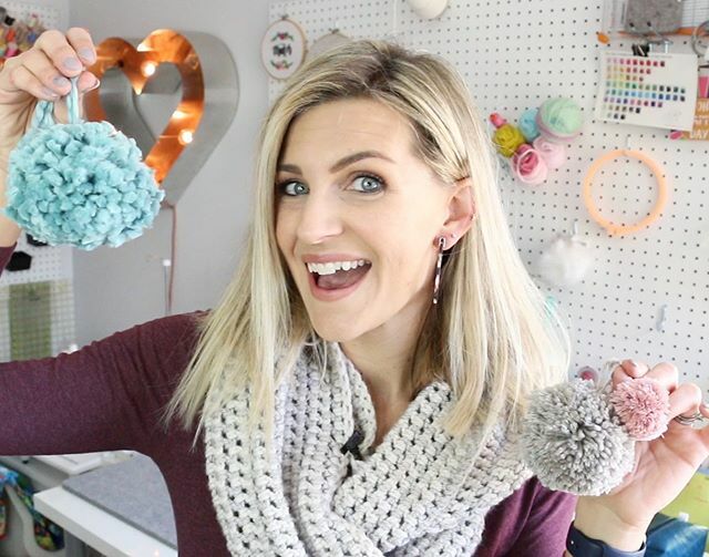 New post and video! Today I’m sharing a little bonus basics video, how to make yarn pom poms! Friday’s video may or may not have the option to use these 😉.⁣
⁣
I don’t bother trying to use a fork, cardboard or my hand to make pom poms, I’ve tried all … ift.tt/2t79jHb