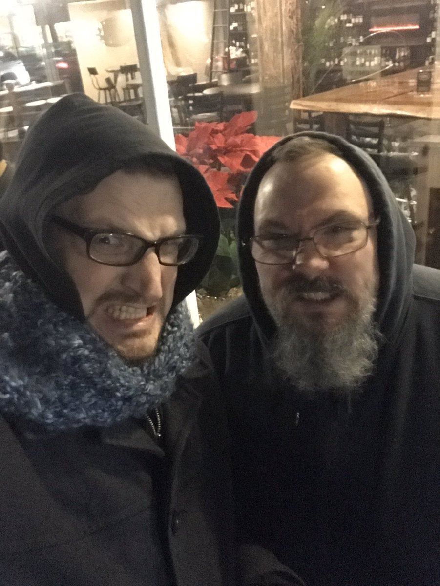 TrentFoundation's tweet photo. @ThatKevinSmith @olyfilmsociety It’s cold out here! https://t.co/4flijpudKG