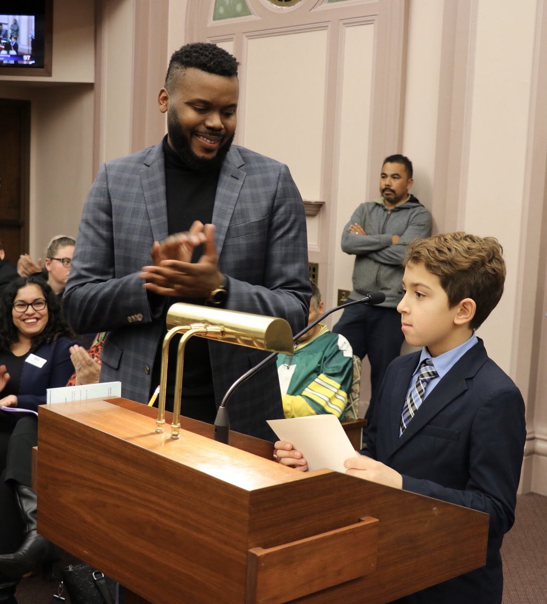 MichaelDTubbs's tweet photo. Lorenzo Bruno, the 10-year-old who was recently featured on local news for growing a 57lb cabbage, was honored tonight at our city council meeting #CabbageKing #ImWithStockton #reinventStockton https://t.co/CNV8WXi7gY
