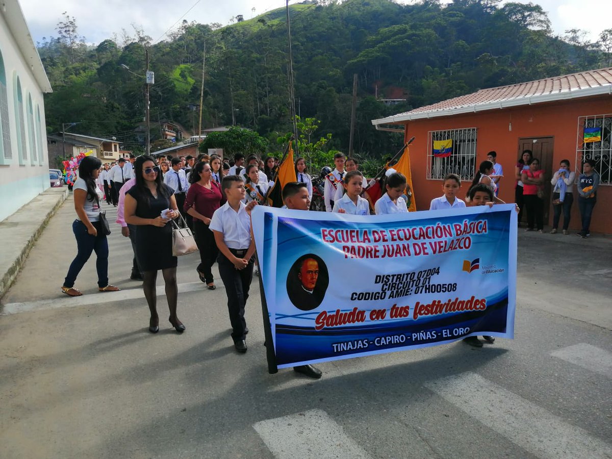 PatyJudithC's tweet photo. Participamos en el desfile cívico por conmemorarse el septuagésimo octavo aniversario de emancipación política de la Parroquia Capiro. Loor a esta noble tierra de gente trabajadora. https://t.co/ynGkbHTRQk