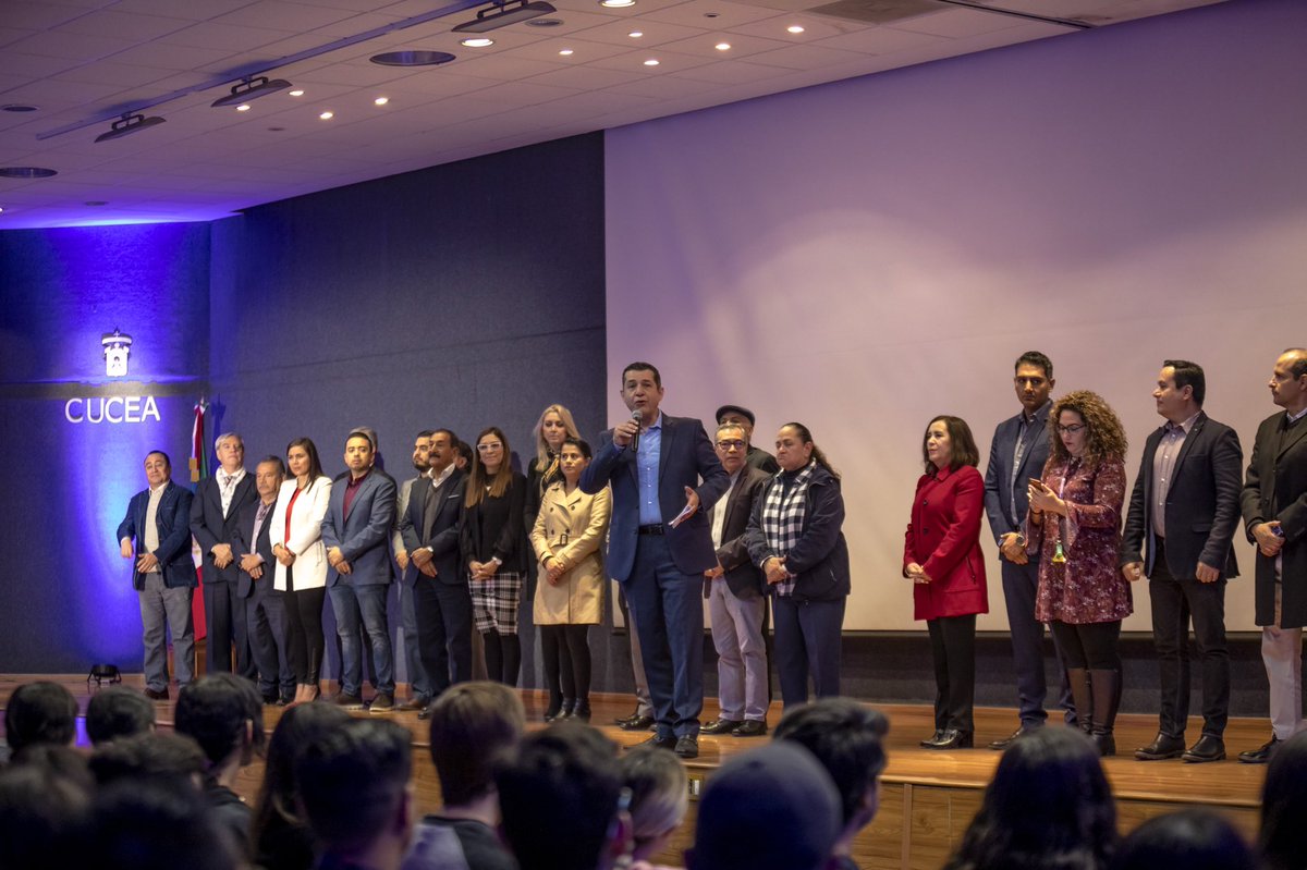 LGustavoPadilla's tweet photo. Hoy damos la bienvenida a las y los estudiantes de primer ingreso del ciclo 2020A. Los invito a disfrutar y aprovechar de la oportunidad de estar en @CUCEA_OFICIAL el mejor lugar para el talento. https://t.co/lmwHzKxkdk