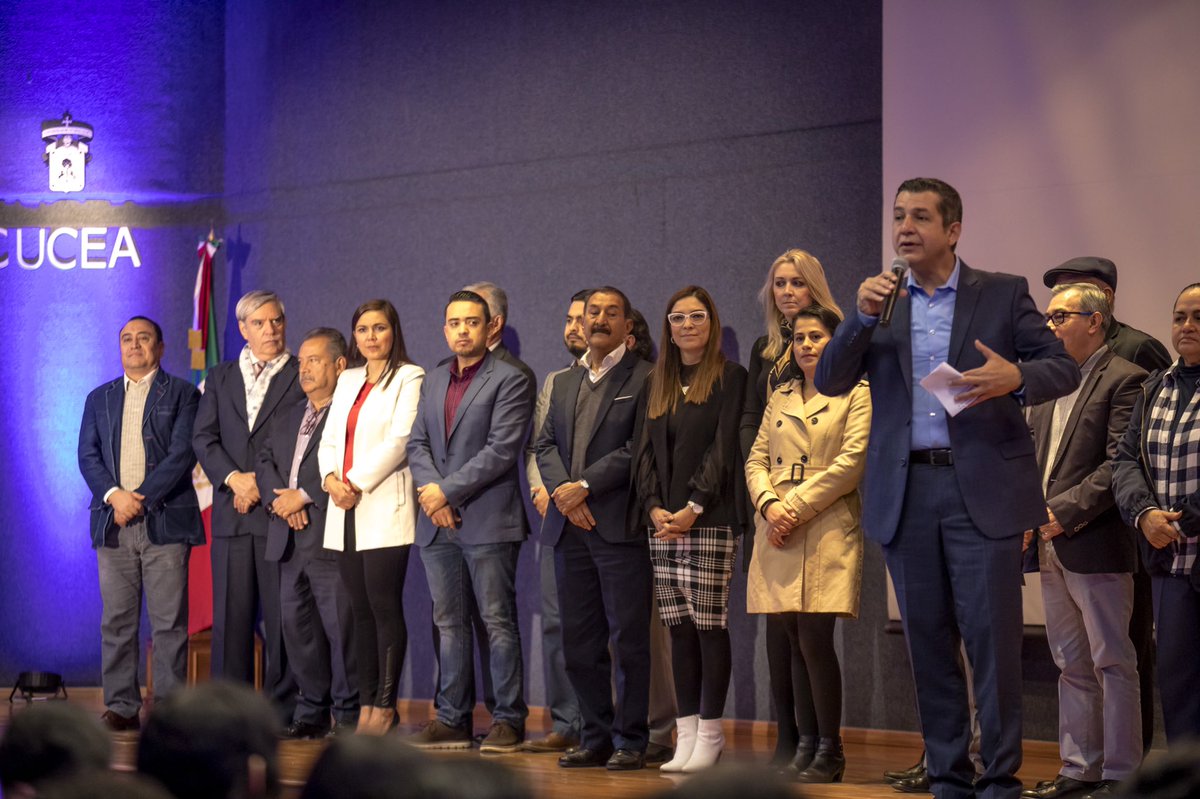 LGustavoPadilla's tweet photo. Hoy damos la bienvenida a las y los estudiantes de primer ingreso del ciclo 2020A. Los invito a disfrutar y aprovechar de la oportunidad de estar en @CUCEA_OFICIAL el mejor lugar para el talento. https://t.co/lmwHzKxkdk