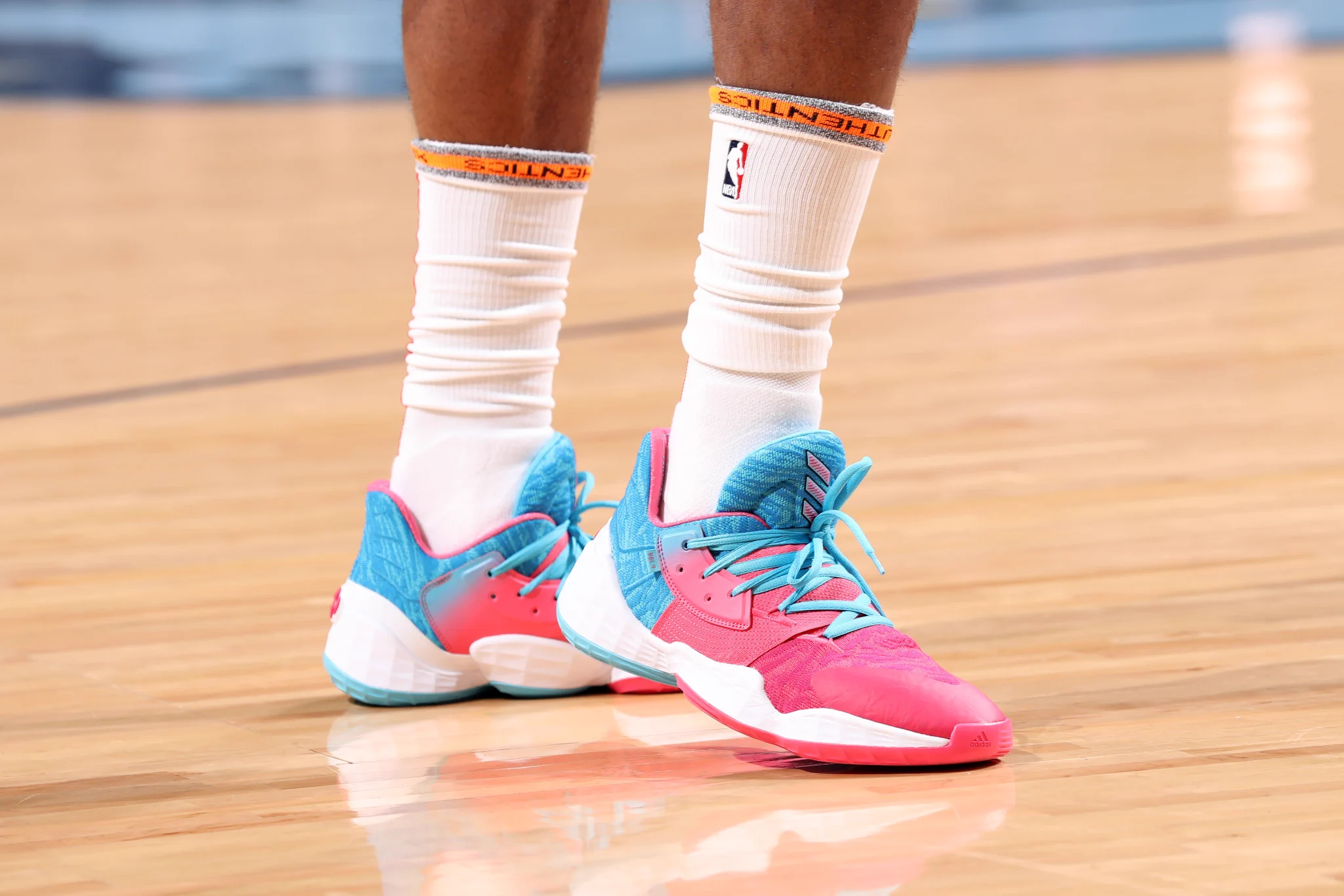 B/R Kicks on X: 