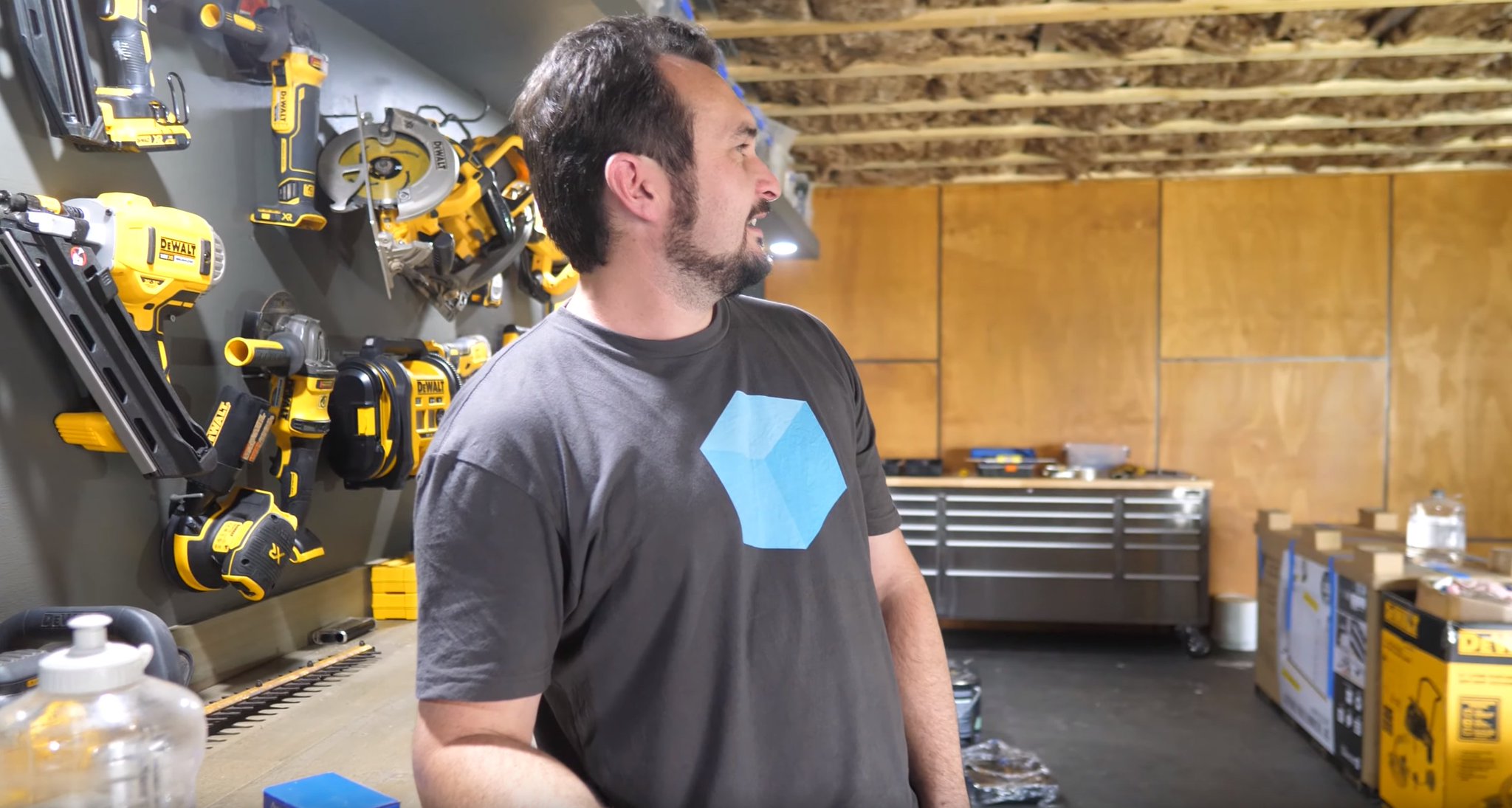 Hardware Unboxed on Twitter "Also the same video has power tools, so