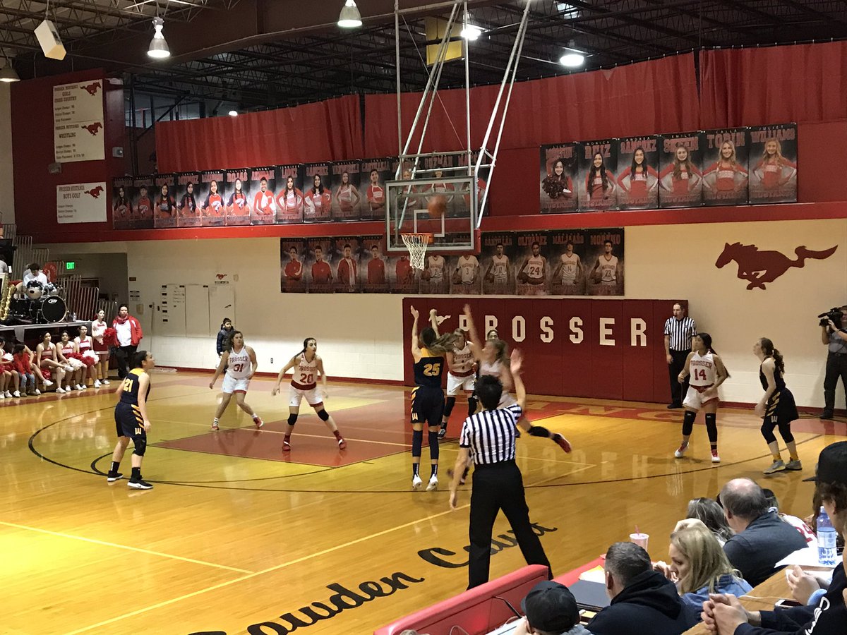 WapatoSD's tweet photo. #WapatoHS 🏀1st Quarter Recap🏀 Lady Wolves 🐺 11-17 🐾 Prosser Mustangs
#WolvesVsMustangs https://t.co/o71cDzjnLK