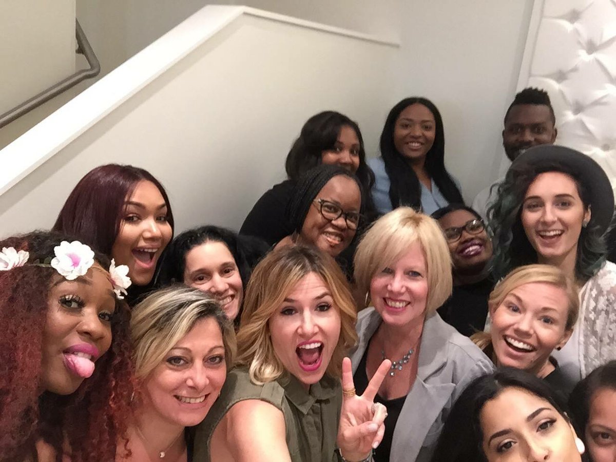 beekmanplace78's tweet photo. #AlliWebb is on #SharkTank tonight https://t.co/hG7XQ1z0d7