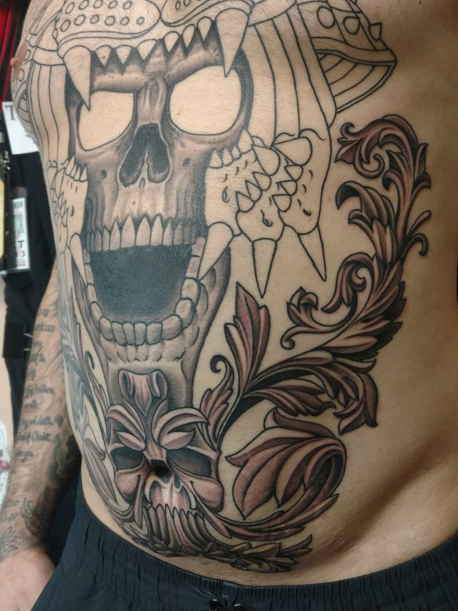 JoeCapone412's tweet photo. Progress from , to be continued... #americantattoo #heresumoe #grind #thelab #pittsburghtattooer #pittsburghtattoo #pittsburgh #pittsburghtattooartist #pittsburghtattooshop #tattoo #joecaponeart #inkstagram #inkaddict #artistfirst #inkmaster #inkmasterangels #joeyourownway https://t.co/WJvmYd4RqH