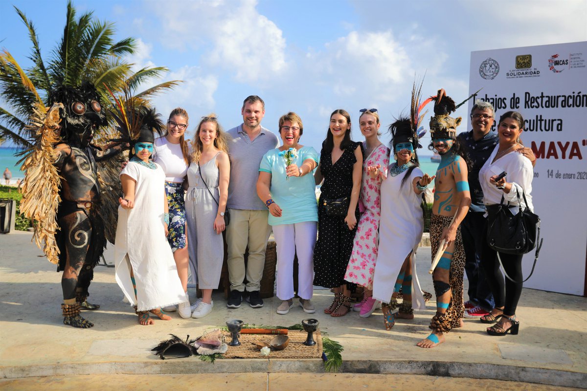 LauraBeristain's tweet photo. Me dio mucho gusto saludar a @JosipaPalac, presidenta de @ICDOat, y a su equipo, que nos visitan para realizar un festival que impulsará la cultura maya. Estoy muy agradecida por su trabajo y por supuesto cuentan con todo nuestro apoyo. ¡Bienvenidos! #Solidaridad #PlayaDelCarmen. https://t.co/hTESDkmJDy