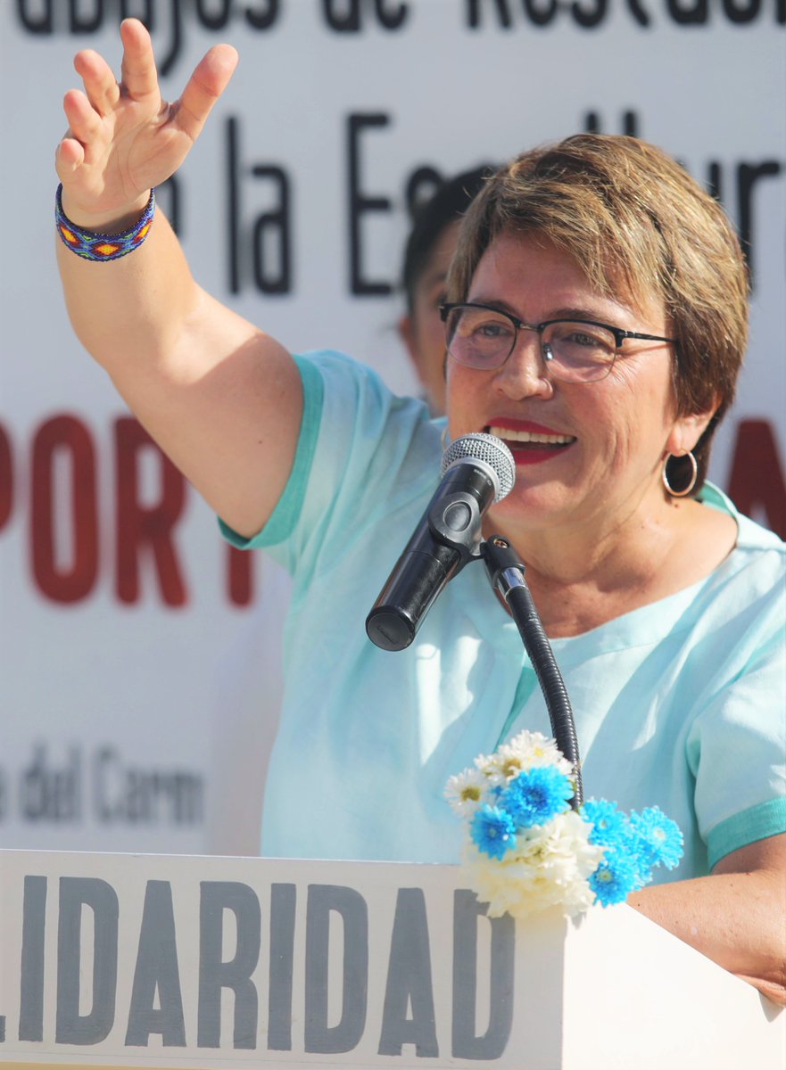 LauraBeristain's tweet photo. Me dio mucho gusto saludar a @JosipaPalac, presidenta de @ICDOat, y a su equipo, que nos visitan para realizar un festival que impulsará la cultura maya. Estoy muy agradecida por su trabajo y por supuesto cuentan con todo nuestro apoyo. ¡Bienvenidos! #Solidaridad #PlayaDelCarmen. https://t.co/hTESDkmJDy