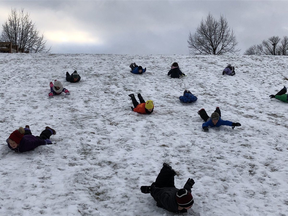 LessilaLaura's tweet photo. What do Timber Tuesday and snow have in common? Inquiry, investigation and team work! How can you sled without sleds? How can you build the tallest snowball tower? @SdwView #outdoorlearning https://t.co/DqEUpCf4iN