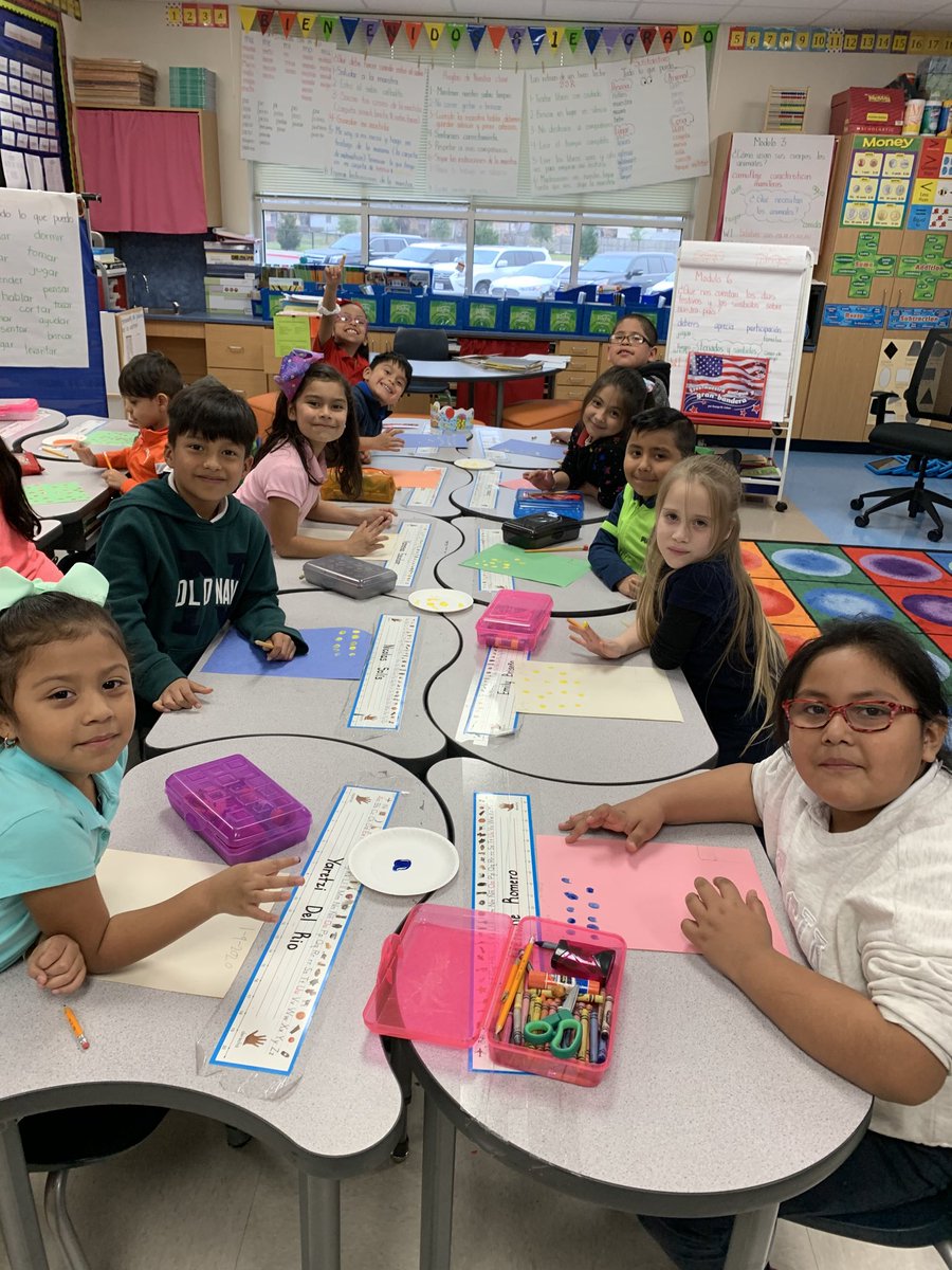 monreal_mrs's tweet photo. Making groups of ten in first grade! https://t.co/Xk3potWQIs