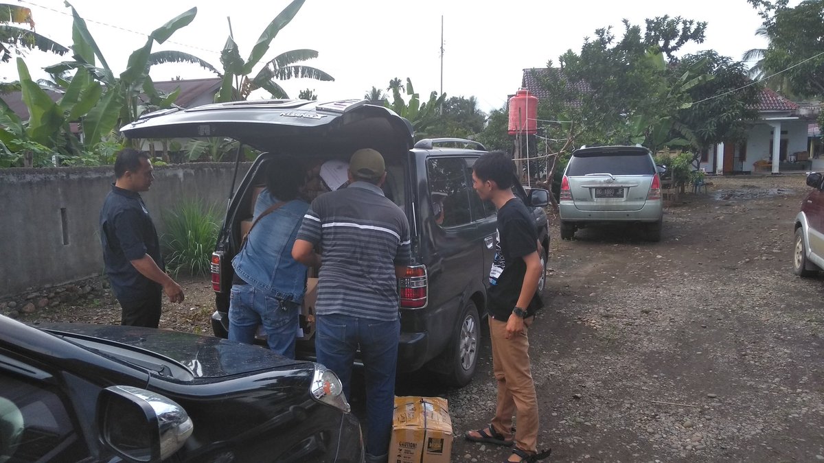 Dwi_Ristiyanto0's tweet photo. #TanggapPascaBencanaLahat
Hari ini 15.01.20 bersama Tim KPP Sumsel,Tim Pendamping Kab
@halimiskandarnu 
@anwsanusi 
@taufikmadjid71 
@fachrilabalado
@SukoyoKasekpro
@zella0602
@tppkemendes 
#TPPSumsel
#TPPLahat https://t.co/OTp8J6EHsB