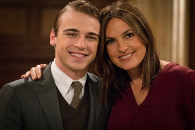 joyful_sabri's tweet photo. #TBT #CecilBHargitay
"A Misunderstanding " with #CharlieRay and @seangrandillo
#LawAndOrderSVU
#17x12
#SVU https://t.co/uDK0F2shAY