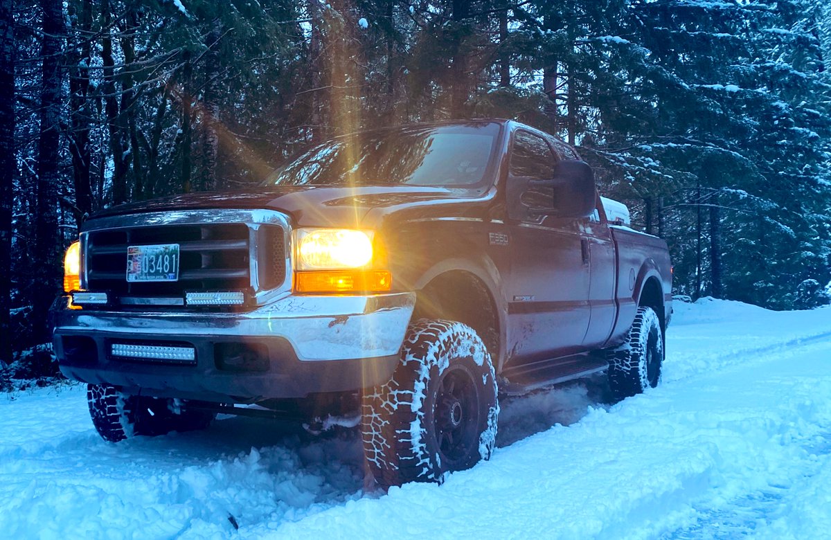MortensonNick's tweet photo. Spontaneous snow trips after work are always the best! https://t.co/BmhhzzNa9j