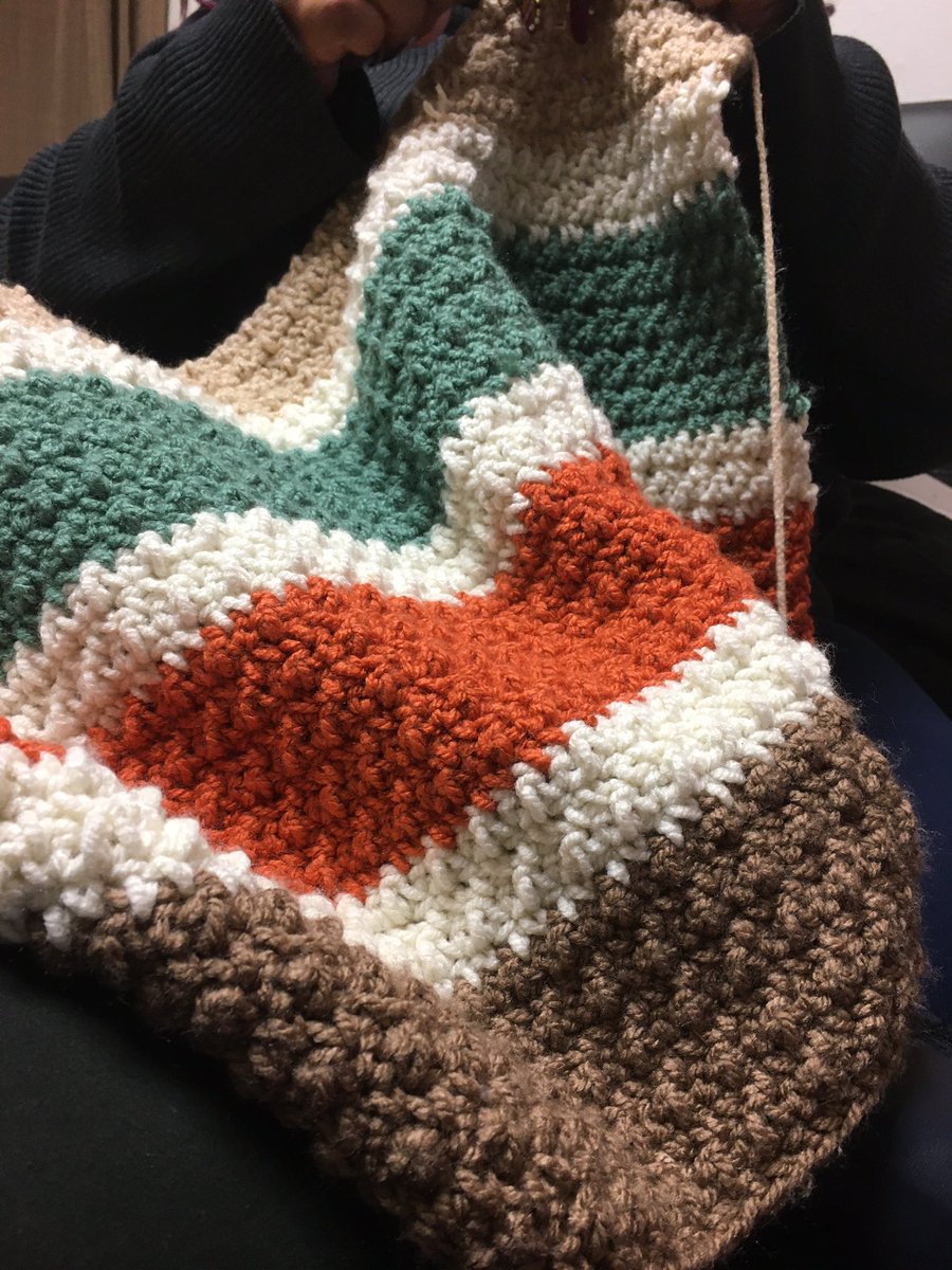 ALMBJHANDMADE's tweet photo. Came home and started working on a new piece getting my crojo back #crochet #gettingmycrojoback #relaxing #crochetdesigner #newfor2020 #epiconetsy #etsy #crochet https://t.co/90YkMRZNlZ