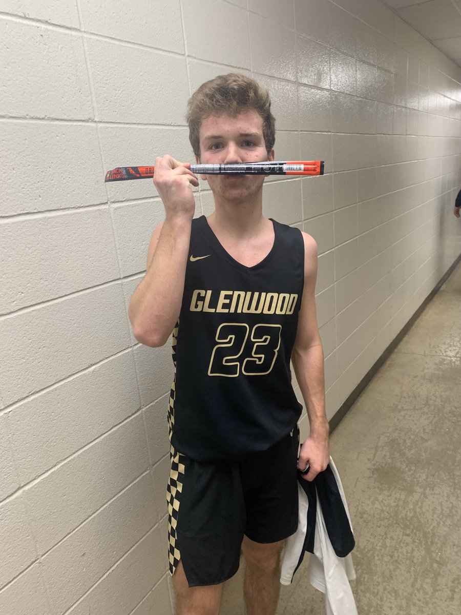 OfficialBIGBEE1's tweet photo. Congrats to @OfficialLILBEE2 on winning the first beef boy award in 2020. Ben scored 15 points tonight and also took the lead to end up winning tonight’s game against Harlan. Keep tossin up them three’s they can’t stop you!!! #Unstoppable #beefballer #beefboy https://t.co/FfTSNRw9pK