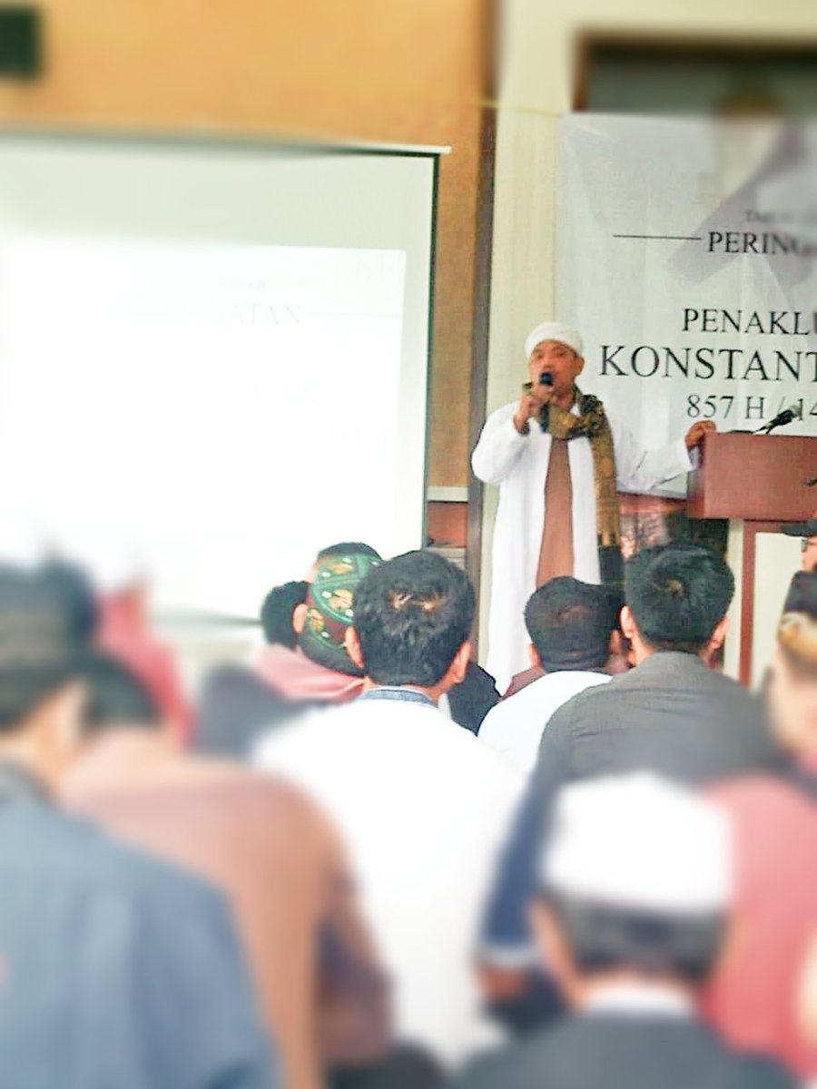 asoed1924's tweet photo. Memgambil pelajaran iman dari  keimanan sulthan muhammad Al Fatih, dalam menyambut bisyaroh Rasulullah SAW,  akan ditaklukannya konstantinopel, ...terjadi bertepatan dgn hari ini 20 jumadil awal

#IslamBerjayaKembali
#ConquestofConstantinople
#GlobalCampaign1453 https://t.co/VcU8UO7MwX