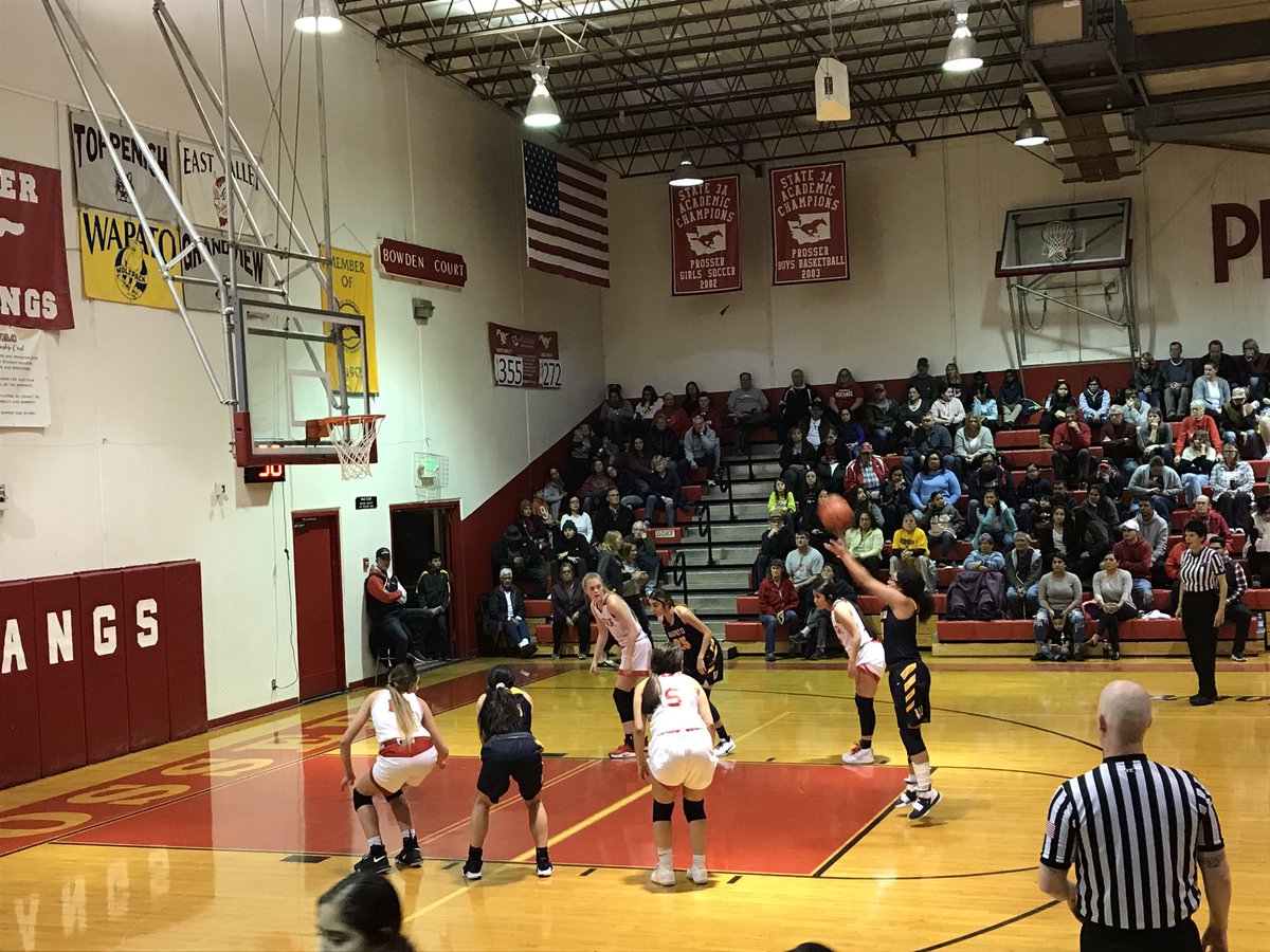 WapatoSD's tweet photo. #WapatoHS 🏀3rd Quarter Recap🏀 Lady Wolves 🐺 40-35 🐎Prosser Mustangs
#WolvesVsMustangs https://t.co/ezBHW0X2jb