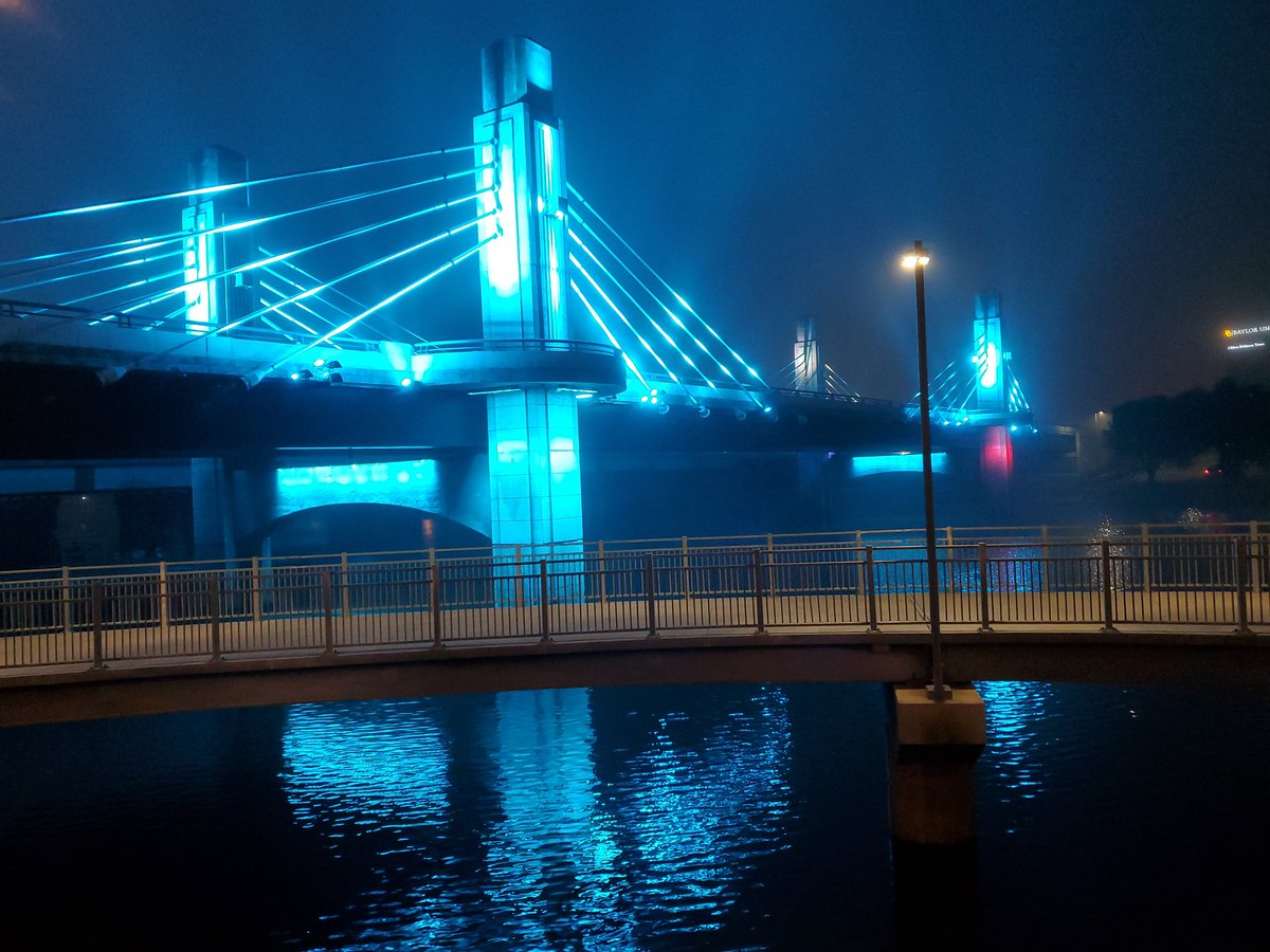 BuzzardBillys's tweet photo. #BuzzoftheBrazos #bestviewinWaco #thatfogthough https://t.co/WP5kEhowuB