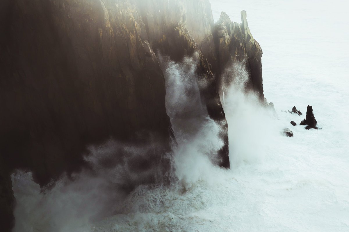 alexxhinson's tweet photo. exploring the cliffs of the pacific https://t.co/BFKwNaBbqN