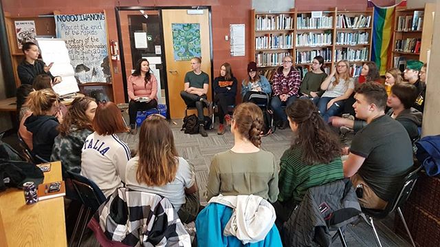 YLSPtbo's tweet photo. What does the "dream classroom" look like when we bring together western and Indigenous knowledge systems? We spent the afternoon at the Kawartha World Issues Center (KWIC) resource center with @TRACKSprogram staff…

📸 https://t.co/CFrbkflXbc via https://t.co/G8HNfsiJwE https://t.co/8C31i2y8j4