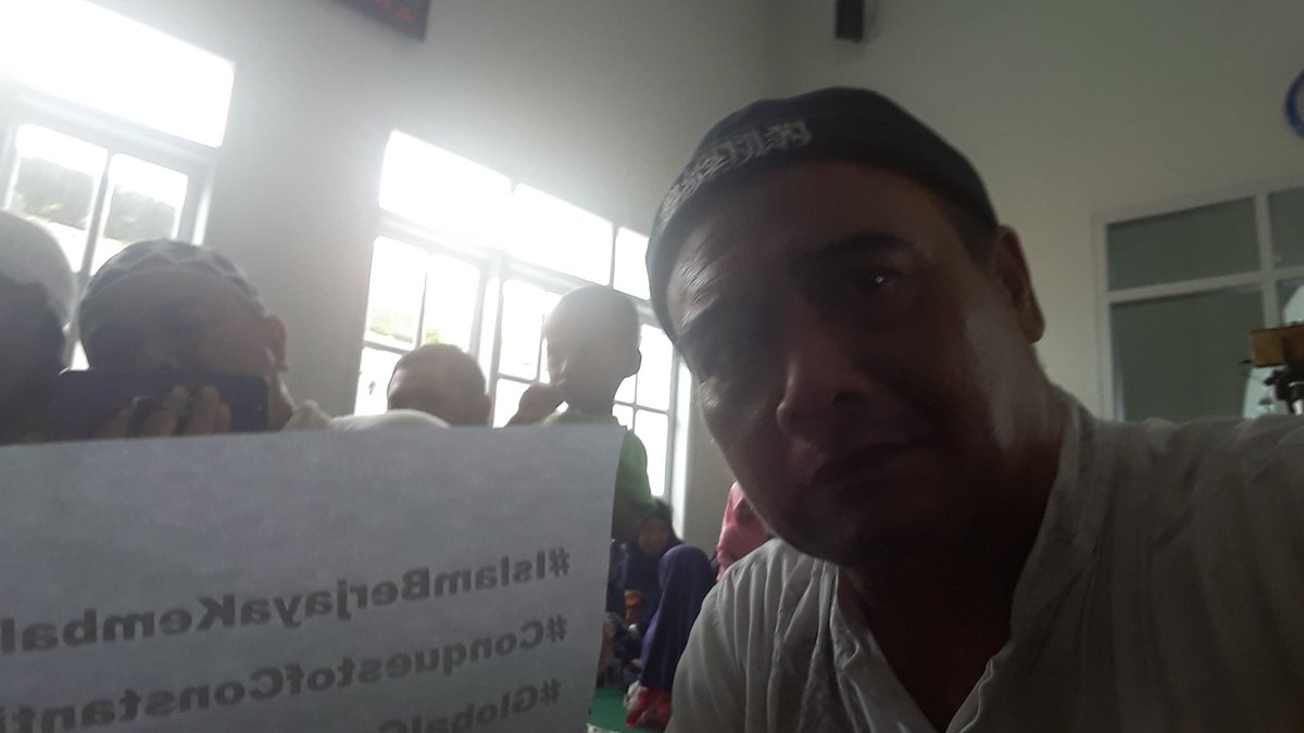 LakaLak53857839's tweet photo. Menyongsong Abad Khilafah,menundukkan Romawi,aamiiin...
Tentukan posisimu wahai kaum muslimin. Dibarisan siapa kamu akan berdiri? #ConquestofConstantinople #IslamBerjayaKembali #GlobalCampaign1453 #CD5T https://t.co/puLP09aHme