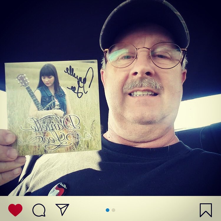 DanLeeMusic's tweet photo. Shoutout to my longtime follower, Scotty for getting in his signed Cd! ๐ฟ So happy youโre enjoying the tunes ๐ถ if anyone else would like their own signed cd, dm me! #autographedcd #Supportfemaleartists https://t.co/MtRxigXzuw