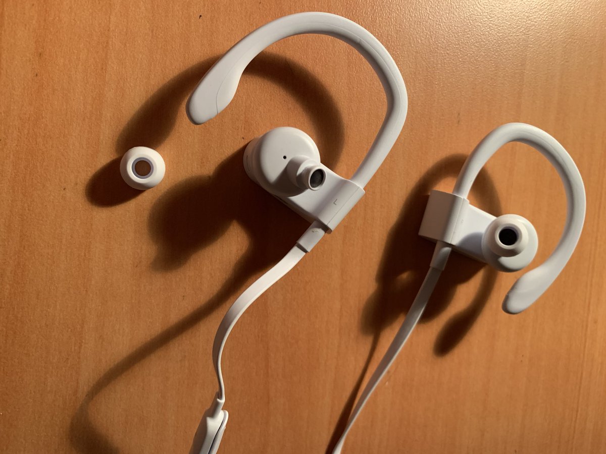 emilysinger4's tweet photo. So tonight the little ear bud piece got stuck in my ear. Thankfully @mo_hammy12 came to my rescue and managed to get the little guy out. 😂😂 Definitely changing the ear buds to a larger size now. 😂 https://t.co/gKgaEuy5Eb