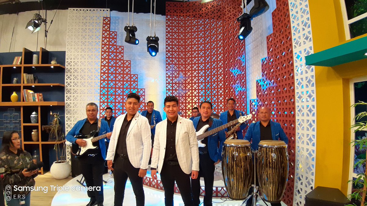 Estuvimos en <a href="/TuCasaTV/">TuCasaTV</a>  muy contentos compartiendo un poco de nuestro nuevo disco.