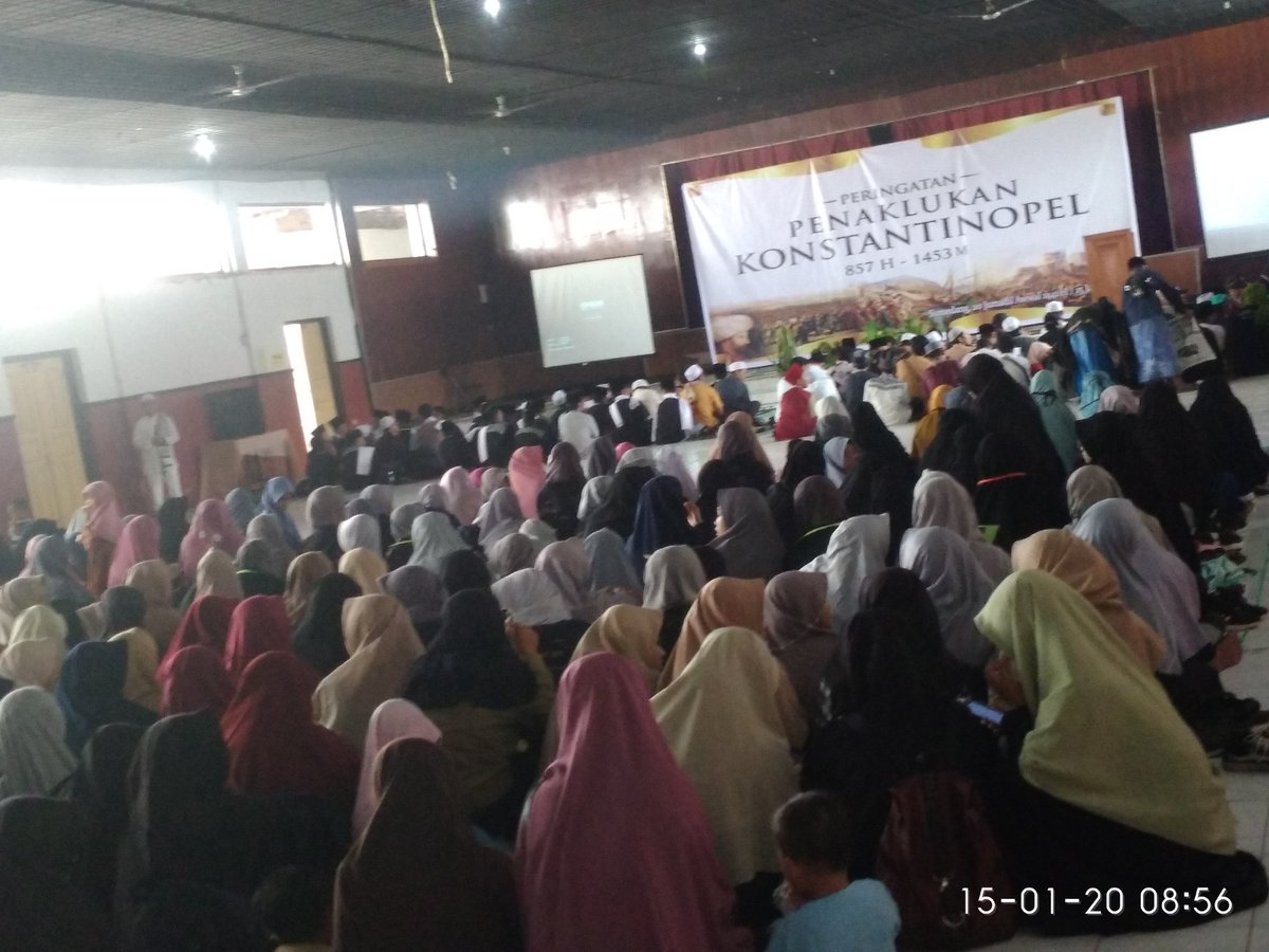 KopiTub11622593's tweet photo. Ojo leno mergo dunyo, banjur aturan Allah SWT mbok sepelekno #IslamBerjayaKembali #ConquestofConstantinople #GlobalCampaign1453 #HijrahMenujuSyariahKaffah #HijrahSelamatkanIndonesia #WeAreTheWorldKHILAFAH #CTQ4 https://t.co/NgdbmzbbBM