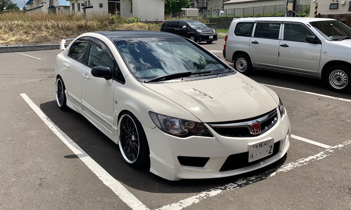 Streetcar_honda's tweet photo. #honda #civic #fd2 #fd2r #typer #feels #carbon #k20a #vtec #jdm #jdmjapan #jdmgram #kseries #kseriesonly #stance #workwheels #work #workxsa #workxsa02c #sa20c #brembo #atrsport #gruppem #clean #hondanation #hondaracing #championwhite #japan 
•
•
•
Cr. 🚘 : @Taka__iVTEC_FD2 https://t.co/5NQQQKdwIp