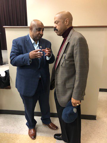 BorrisLMiles's tweet photo. It's a great day in SD 13! I stopped by the Kashmere Gardens Super Neighborhood Meeting to provide a legislative update on the 86th Legislative Session and listen to the community about their concerns. #txsd13 #txlege #kashmeregardens #legeupdate #hounews https://t.co/SIX6RZUE68