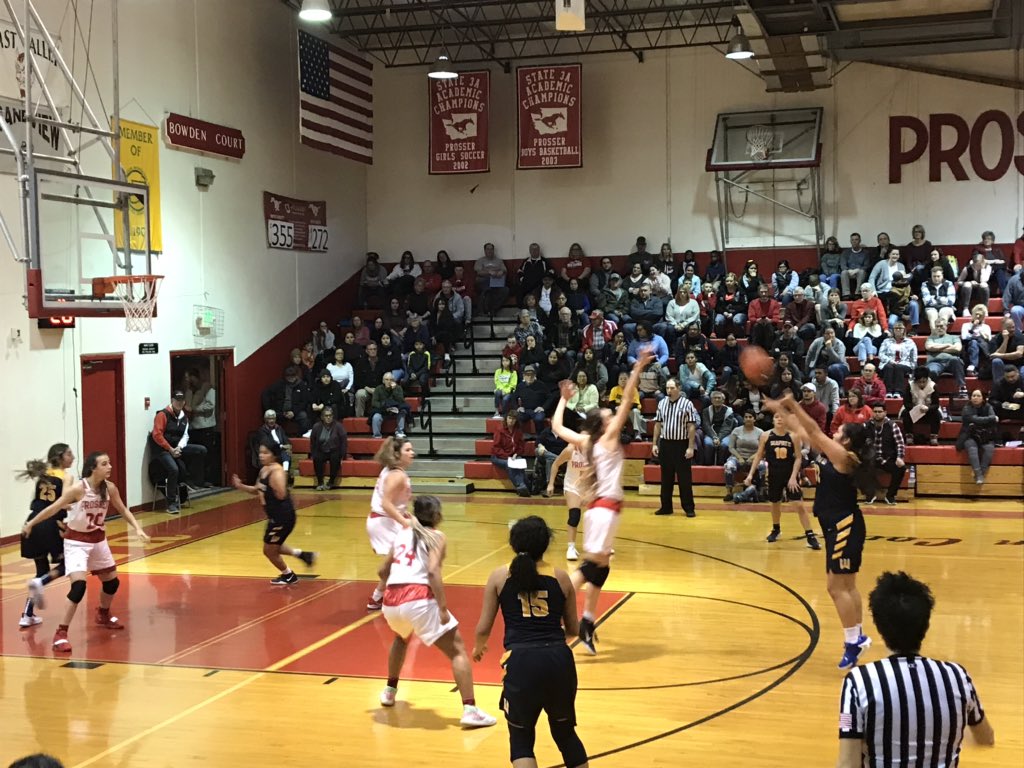 WapatoSD's tweet photo. #WapatoHS 🏀Final Recap🏀 The Lady Wolves 🐺 fought hard but lost 45-56 🐎to the Prosser Mustangs
#WolvesVsMustangs https://t.co/s8tnF9jrQL
