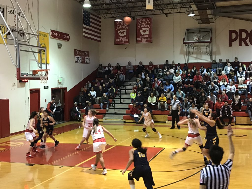 WapatoSD's tweet photo. #WapatoHS 🏀Final Recap🏀 The Lady Wolves 🐺 fought hard but lost 45-56 🐎to the Prosser Mustangs
#WolvesVsMustangs https://t.co/s8tnF9jrQL