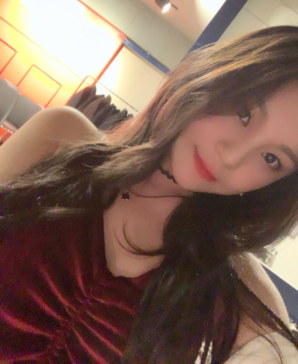 UmnhaP's tweet photo. Umji
Weverse 🥺❤️ https://t.co/gVie5dFQ1i