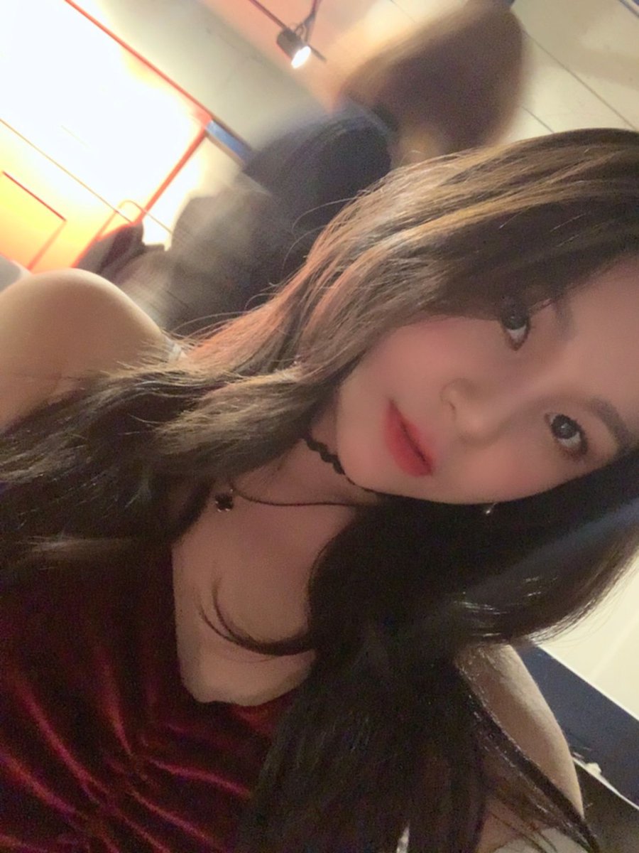 UmnhaP's tweet photo. Umji
Weverse 🥺❤️ https://t.co/gVie5dFQ1i