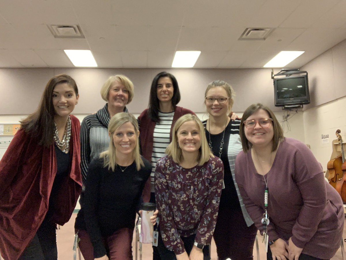When your Team of 8 unintentionally coordinates outfits, you have to document it! 😂 a team that dresses together, stays together! #teamof8 #MasonMoment #MIStrong <a href="/I_speak_ESL/">Kasi Hockensmith</a> <a href="/MoberlyJill/">Jill Moberly</a> @kaffa53 <a href="/MrsCWirtz/">Chelsea Wirtz</a>