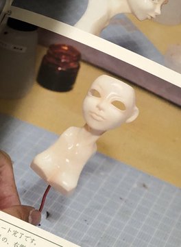 Figufigu あと17日に 面相のこえだ の販売に合わせて 美少女ガレージキットのサフレス肌塗装について解説した 塗装の小枝 Ver1 0 の再販も行います 肌色サフレス塗装のレシピ等 美少女フィギュアガレージキット塗装のテクニックを紹介した一冊となり