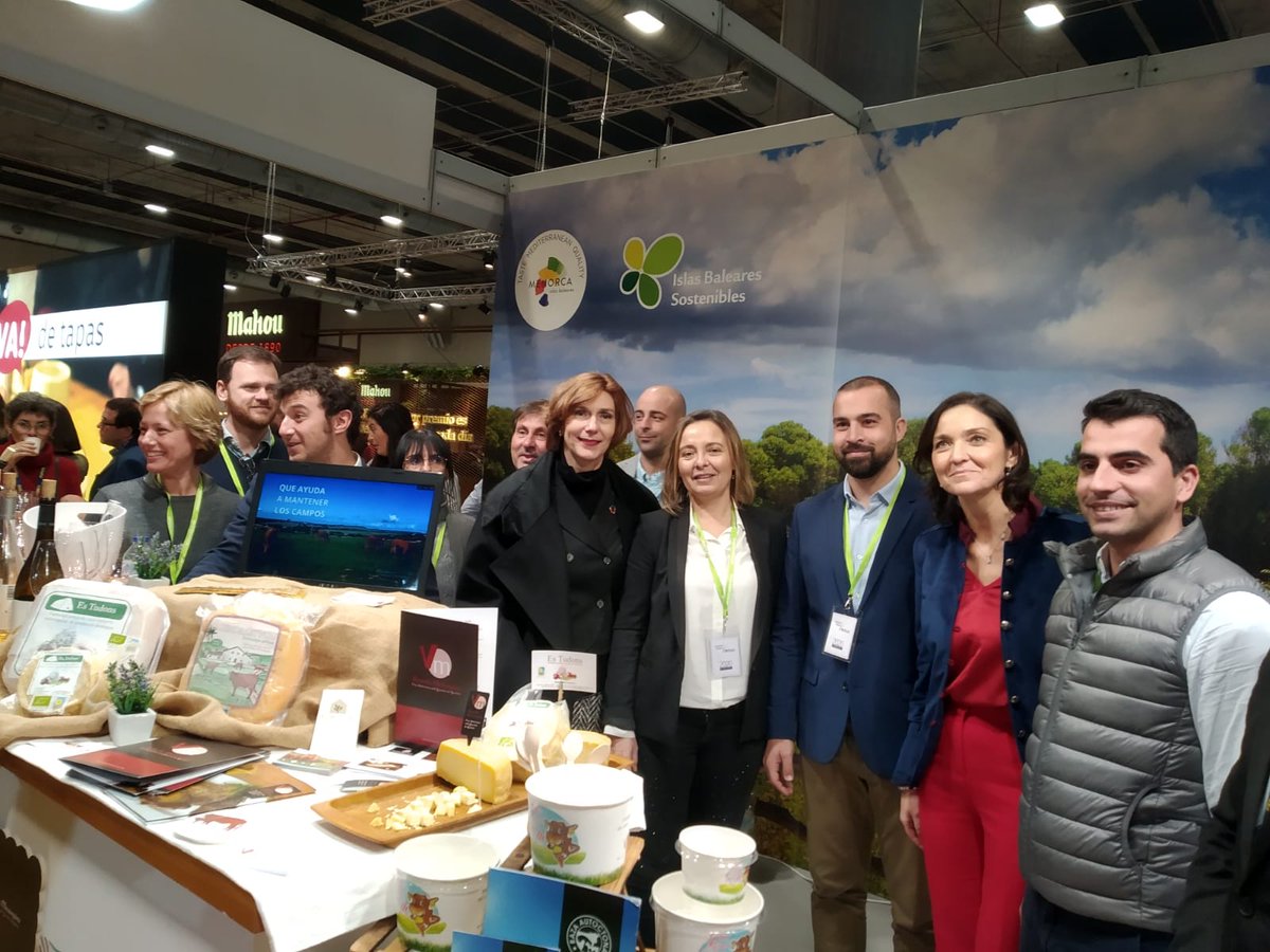 ConsellMenorca's tweet photo. ➡ Torna Arrels, la fira de producte local i cuina de Menorca
https://t.co/bWcHuTGmwS https://t.co/Adwm9RTO7g