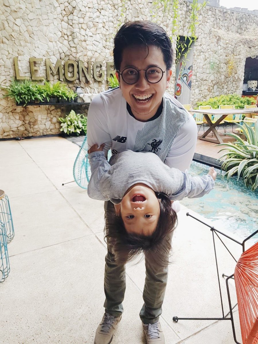 Bapak <a href="/ipangprastiama/">Radhifan Prastiama</a> bilang "You'll Never Walk Alone".