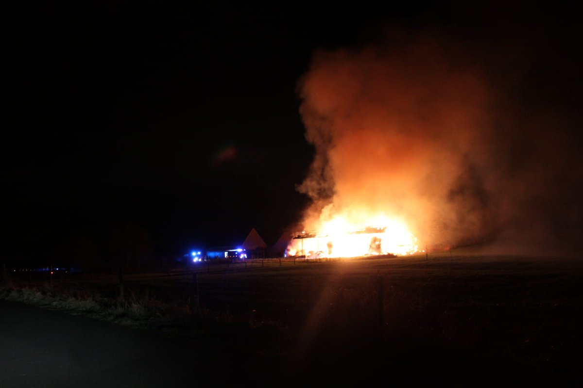 De brandweer is dinsdagavond met groot materiaal uitgerukt naar een brand in #Kerkrade.