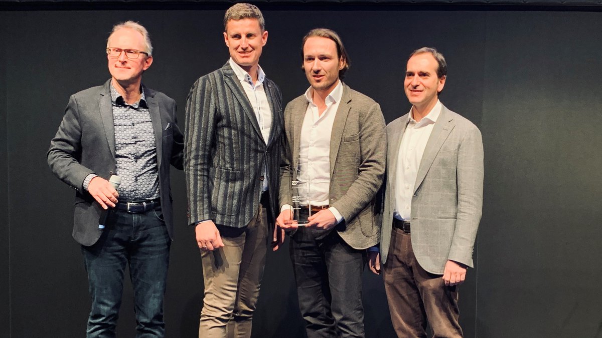 All41_CX's tweet photo. #proud2beb4b! Gestern wurden wir bei den #SAP Partner Excellence Awards auf der #FKOM in Barcelona als Top Cloud Performer ausgezeichnet! Wir sind stolz auf unser spitzen Team & bedanken uns bei Thomas Pickel & Karl Fahrbach! #cx #allforonegroup https://t.co/W6EOrOCW6t