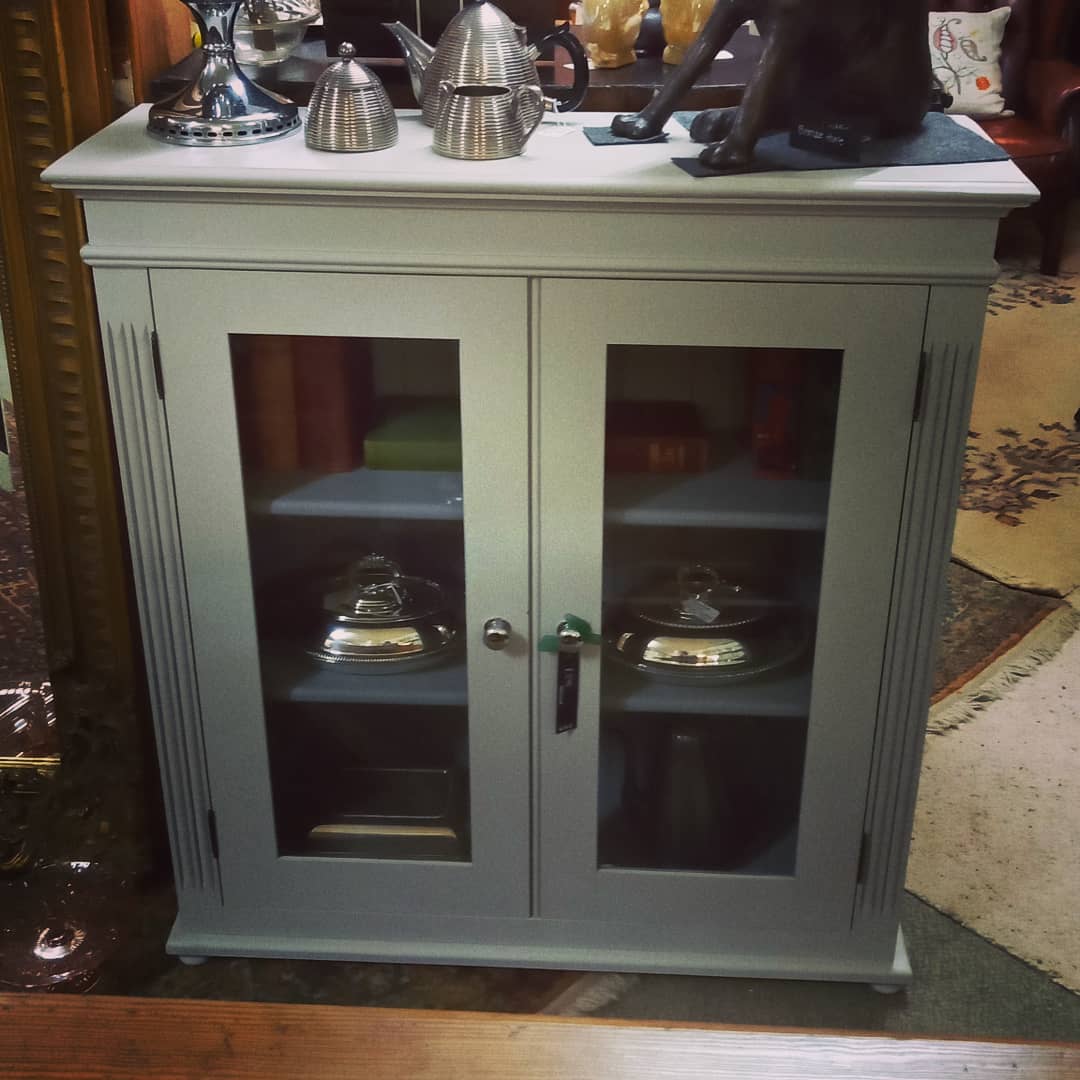 TwoJaysCorner's tweet photo. Is spring on its way yet?
#antiqueshop
#vintageshop
#paintedfurniture
#paintedbookcase
#farrowandball
#upcycledfurniture
#bronzehare
#thehouseofup
#shifnal #shropshire
#loveshifnal #visitshifnal #visitshropshire https://t.co/PgNASFtygr