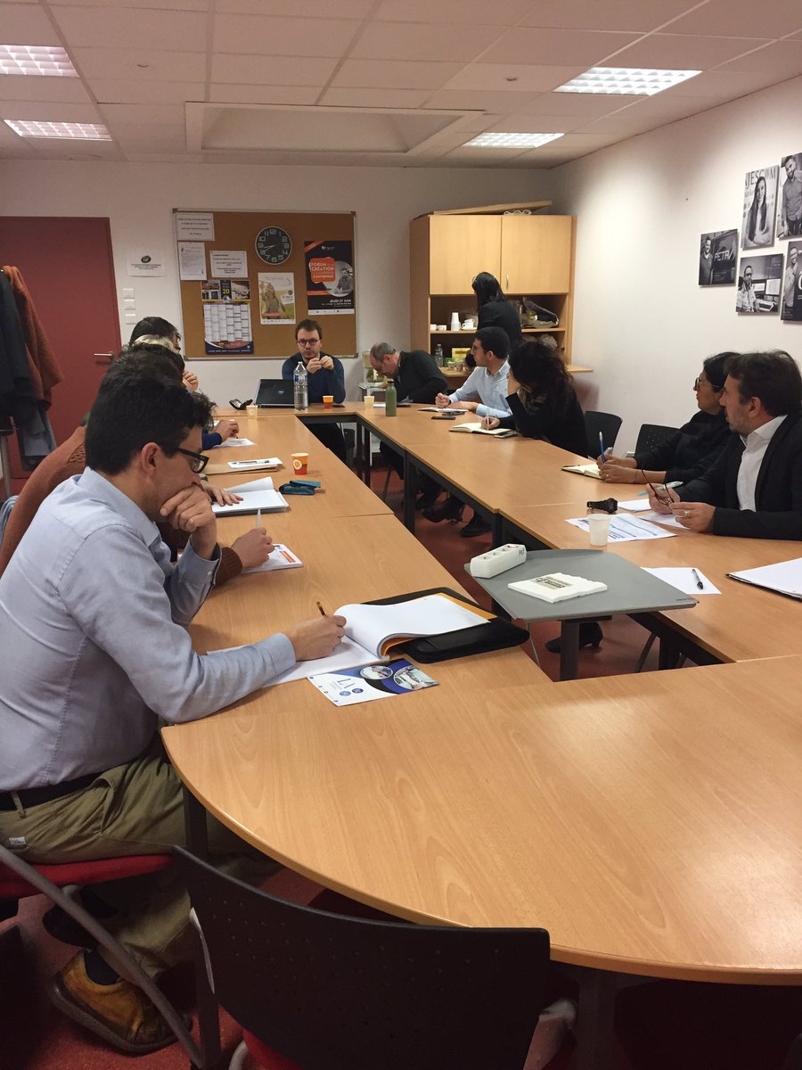 delleclastres's tweet photo. Bravo aux 9 entrepreneurs vendéens présents ce matin pour muscler leur pitch avec les partenaires experts du @villageCAav Dimitri Suacot @Nexecur_groupe @jeanmariemathy Excellianz et @al_chopin @TGS_France, un bel exemple du partenariat @Oryon @CRI_lrsy et @villageCAav 🚀👏 https://t.co/g7Z34JuRPh
