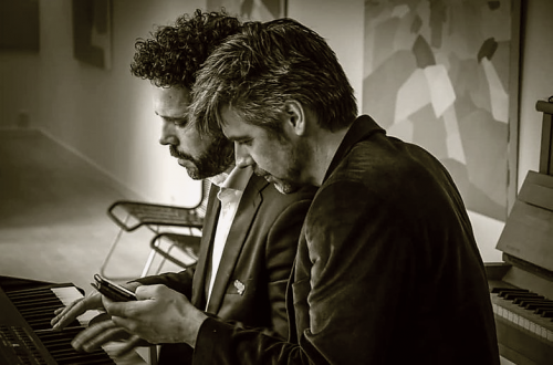 bblthk's tweet photo. Op woensdag 29 januari van 12.30 tot 13.30 uur is er weer een Lunchconcert in de bblthk. Deze keer presenteren Martijn Adelmund en Hermanus Artisticus een #lunchconcert met de naam "KWARTIER". Bekijk de website voor meer informatie. https://t.co/8FjOnTcpLd https://t.co/IB4LGgjEEI