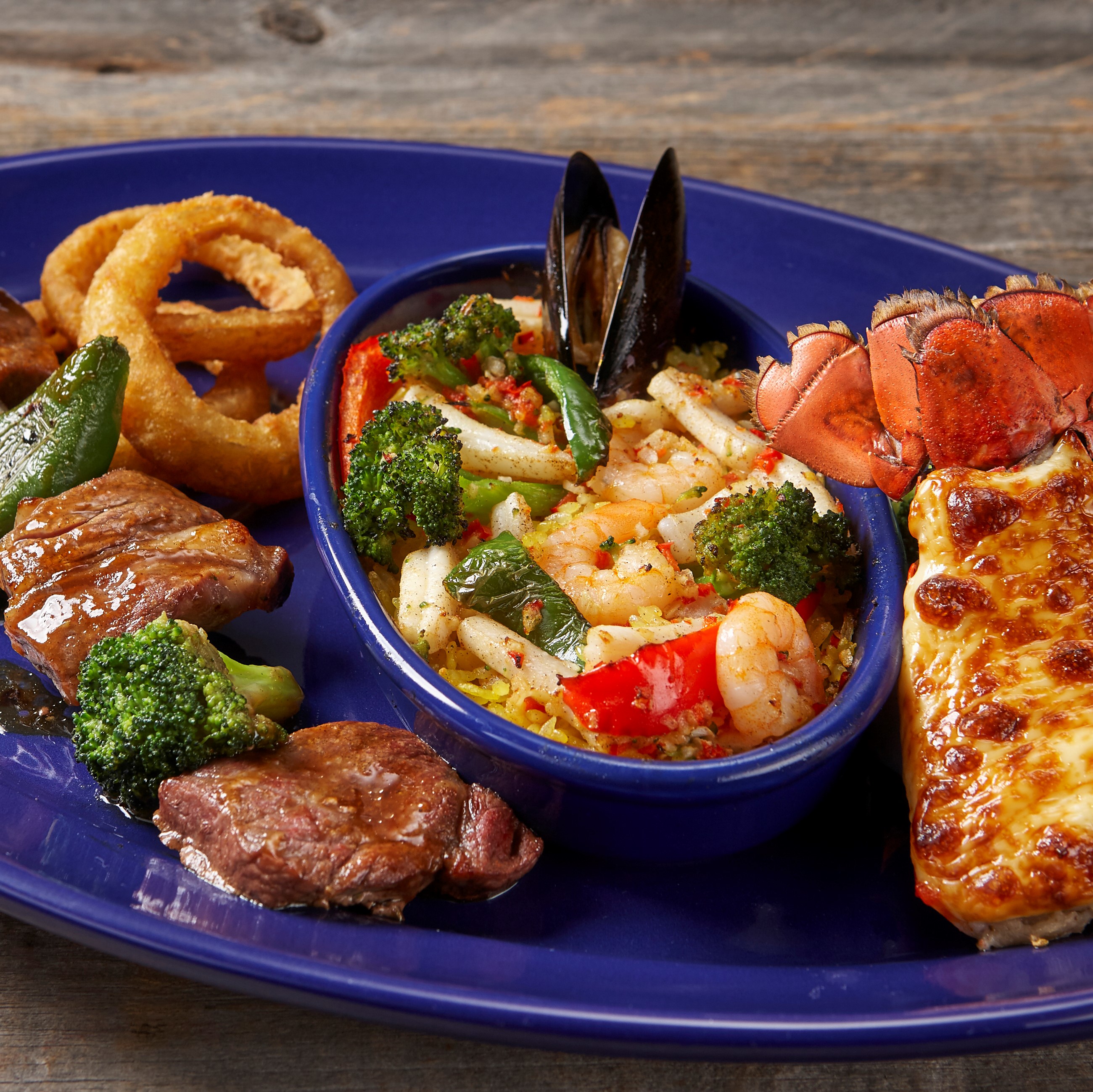 טוויטר レッドロブスター בטוויטר クラシックトリオ ロブスターテールの黄金焼き ミニパエリア ミートブロシェット ベイブリーズトリオ ロブスターテールの黄金焼き ミニカニピラフ シュリンプブロシェット どちらも3種類のお料理を一度に楽しめるボリューム満点