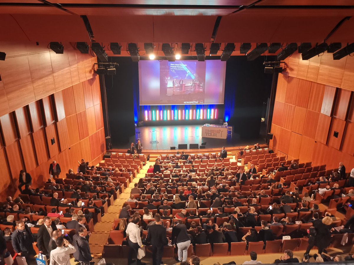 #energytour ça continue à Tours avec plus de 500 Agents Généraux AXA pour lancer l'année commerciale 2020 <a href="/guiborie/">Guillaume Borie</a> <a href="/MarieeOlivier/">Olivier Mariée</a> @mathieu_godart @EWehry <a href="/christelleAxa/">Christelle Leroy</a>