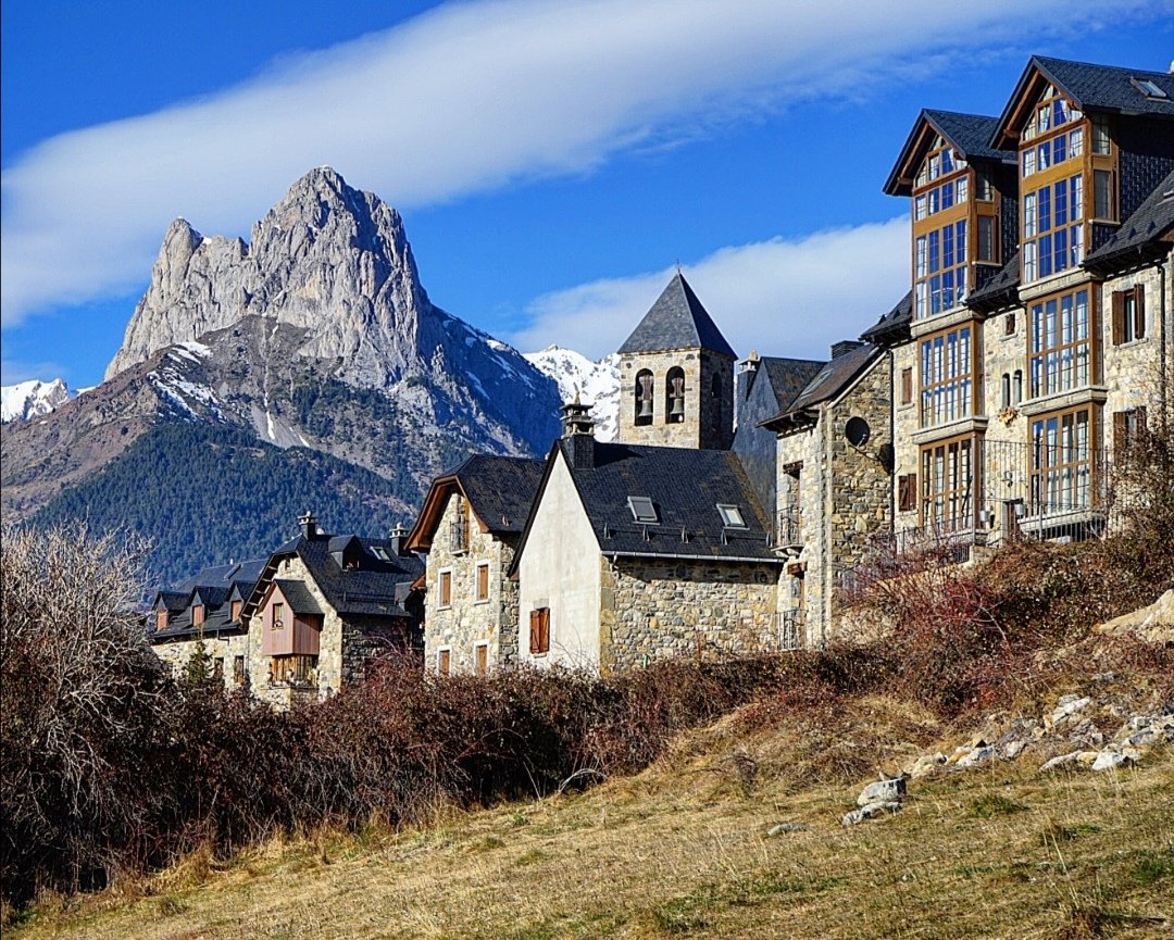 angelfp_'s tweet photo. #BuenosDías 💒🏡🏔️😍 https://t.co/NbmJeGYD4t